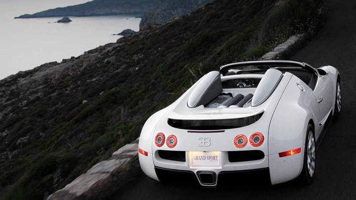 Back Pose Of Bugatti Veyron 16.4 Grand Sport In White